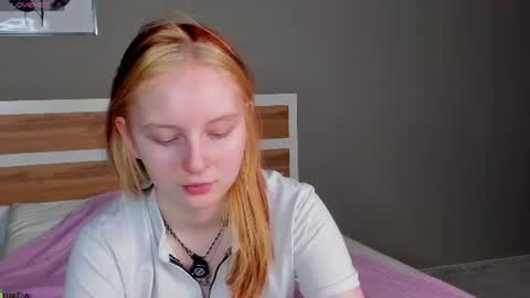 Snapshot of angelwise chatting on 06-19-26, 03:11 angelwise online show from 06-19-26, 03:11
