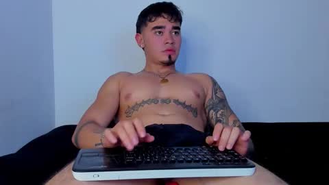 Snapshot of angelx_fox chatting on 10-07-25, 11:35 Angel Fox online show from 10-07-25, 11:35