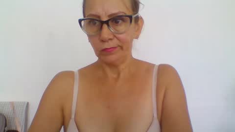 Snapshot of angelycute476334 chatting on 10-18-25, 06:41 angelycute476334 online show from 10-18-25, 06:41