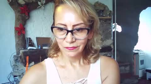 Snapshot of angelycute476334 chatting on 10-24-25, 08:16 angelycute476334 online show from 10-24-25, 08:16