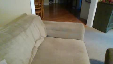 Snapshot of angh21 chatting on 12-13-25, 08:47 Bill M. online show from 12-13-25, 08:47