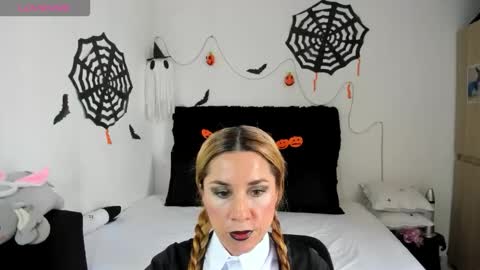 Snapshot of angie_blondie chatting on 10-16-25, 04:08 angie online show from 10-16-25, 04:08