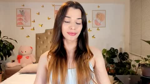 Snapshot of angie_modelo chatting on 09-12-25, 12:44 Anabella online show from 09-12-25, 12:44