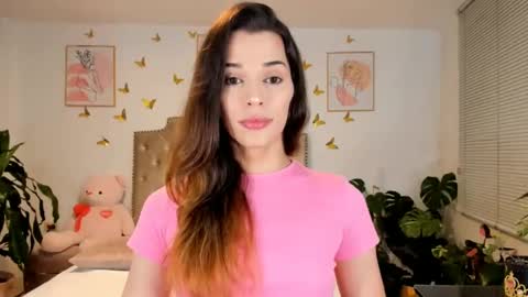 Snapshot of angie_modelo chatting on 10-27-25, 01:09 Anabella online show from 10-27-25, 01:09