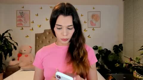 Snapshot of angie_modelo chatting on 10-30-25, 01:40 Anabella online show from 10-30-25, 01:40