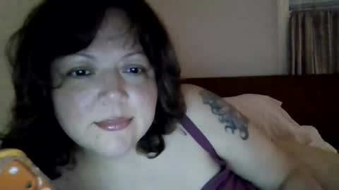 Snapshot of angiebaby78 chatting on 06-28-26, 01:22 SweetAngie online show from 06-28-26, 01:22