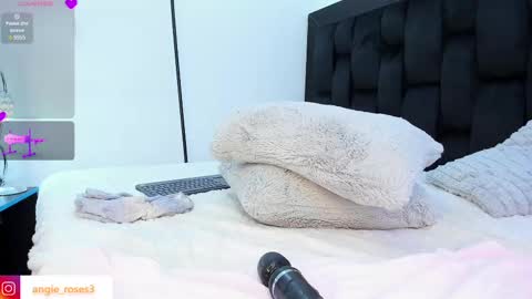 angiee roses online show from 03-11-25, 02:32