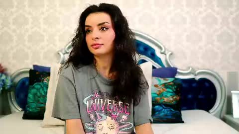 Snapshot of angielips chatting on 06-11-26, 09:07 Kathy online show from 06-11-26, 09:07