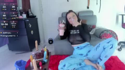 Snapshot of angierot2025 chatting on 11-12-25, 01:06 angierot2025 online show from 11-12-25, 01:06