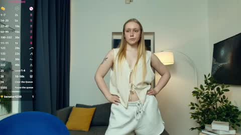 Violet online show from 05-18-26, 09:37
