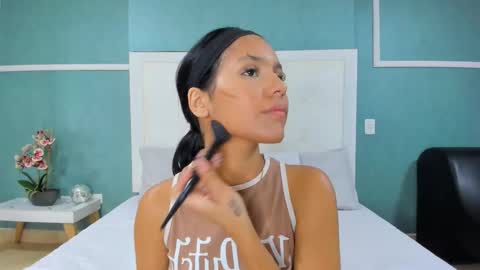 Snapshot of ania_gomezz chatting on 10-08-25, 09:56 Ania online show from 10-08-25, 09:56