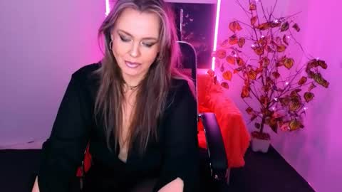 Aniela online show from 11-22-25, 08:46