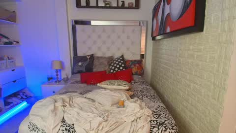 laura  online show from 12-28-24, 11:09