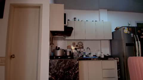 Snapshot of anielli69 chatting on 06-20-26, 11:40 laura online show from 06-20-26, 11:40