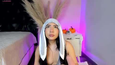 aniie_west online show from 10-22-25, 05:08