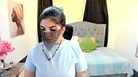 Snapshot of aniisaalii chatting on 06-20-26, 06:44 Anissa online show from 06-20-26, 06:44