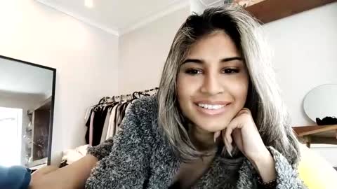 Snapshot of aniishaa chatting on 02-12-25, 10:24 anisha online show from 02-12-25, 10:24