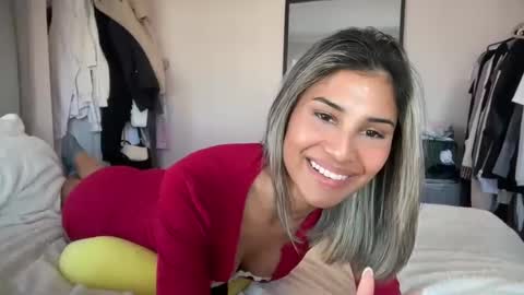 Snapshot of aniishaa chatting on 03-11-25, 10:18 anisha online show from 03-11-25, 10:18