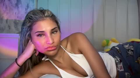 Snapshot of aniishaa chatting on 02-10-26, 10:52 anisha online show from 02-10-26, 10:52