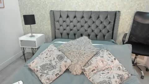 anika_h online show from 05-15-26, 12:23