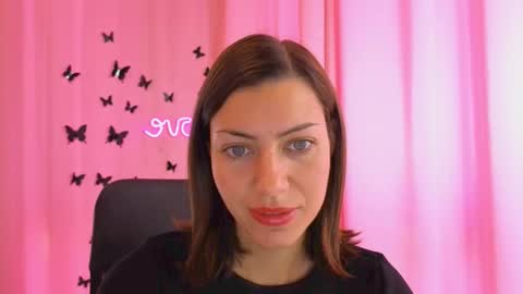 Snapshot of aniskyy chatting on 10-19-25, 06:25 Anni online show from 10-19-25, 06:25