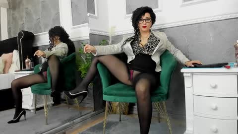 anissia teaser online show from 01-22-25, 05:16