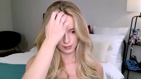 Anita online show from 09-29-25, 01:05