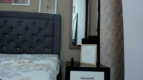 Snapshot of anitafox_ chatting on 11-18-25, 09:30 Anitafoxx online show from 11-18-25, 09:30