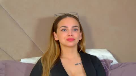 Snapshot of anitaventure chatting on 06-10-26, 04:34 AnitaVenture online show from 06-10-26, 04:34