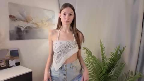 Snapshot of anitawindmeyer chatting on 10-18-25, 04:30 Anita online show from 10-18-25, 04:30