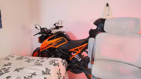 Snapshot of anky_xx chatting on 12-02-25, 04:40 Anky online show from 12-02-25, 04:40