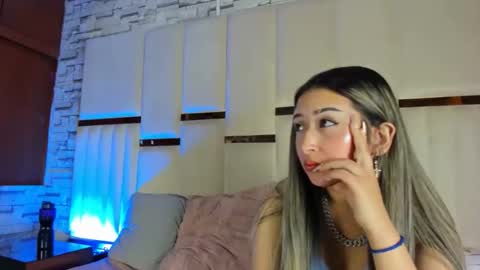 Snapshot of anlleloandangela chatting on 04-22-26, 06:31 ANGEL AND TEFY online show from 04-22-26, 06:31
