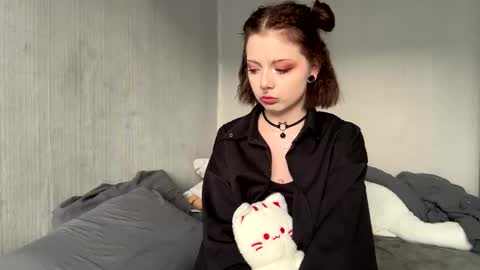 Snapshot of anmixhot chatting on 11-17-25, 10:43 AnmiXHot online show from 11-17-25, 10:43