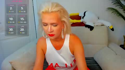 Snapshot of ann_curt chatting on 06-22-26, 08:33 Luna Lady online show from 06-22-26, 08:33