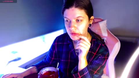 Snapshot of ann_mikele chatting on 01-06-25, 10:02 Ann online show from 01-06-25, 10:02