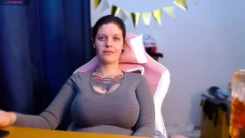 Snapshot of ann_mikele chatting on 03-04-25, 01:17 Ann online show from 03-04-25, 01:17