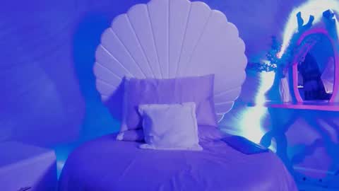 Ana  online show from 11-16-25, 08:36