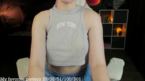 Snapshot of anna_belle3 chatting on 02-06-26, 01:10 AnnaThe next stream is tomorrow online show from 02-06-26, 01:10