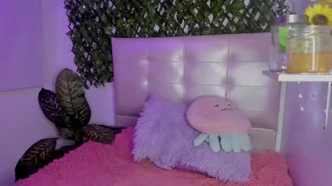 Snapshot of anna_blade_ chatting on 11-21-25, 04:00 ANNA online show from 11-21-25, 04:00