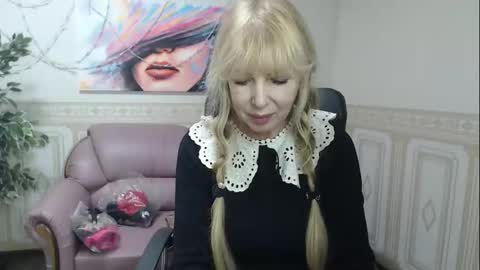Snapshot of anna_ditrih chatting on 12-17-24, 01:05 Anna Ditrih online show from 12-17-24, 01:05
