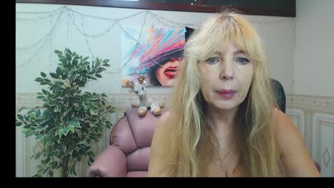 Snapshot of anna_ditrih chatting on 01-23-25, 12:30 Anna Ditrih online show from 01-23-25, 12:30