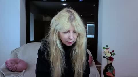 Snapshot of anna_ditrih chatting on 09-12-25, 12:05 Anna Ditrih online show from 09-12-25, 12:05