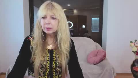 Snapshot of anna_ditrih chatting on 09-20-25, 11:55 Anna Ditrih online show from 09-20-25, 11:55