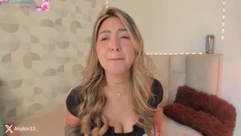 Snapshot of anna_loveu chatting on 10-28-25, 11:18 Ana Lucia online show from 10-28-25, 11:18