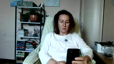 Snapshot of anna_ml chatting on 06-11-26, 05:49 Anna online show from 06-11-26, 05:49