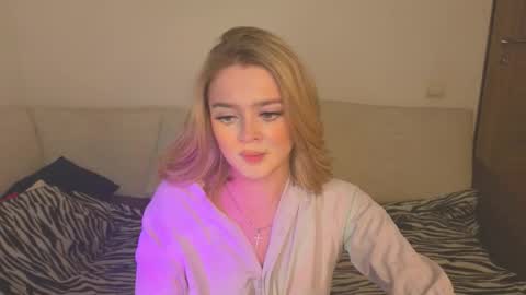 Snapshot of anna_nickol chatting on 02-25-26, 06:28 Anna online show from 02-25-26, 06:28