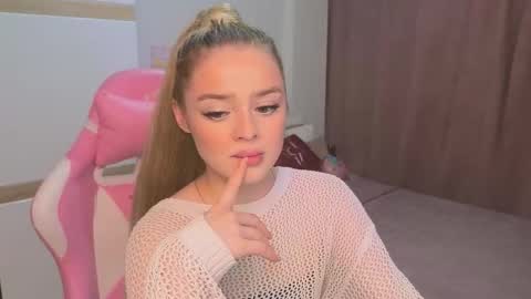 Snapshot of anna_nickol chatting on 02-28-26, 06:31 Anna online show from 02-28-26, 06:31