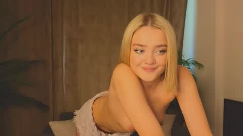 Anna online show from 04-24-26, 01:02