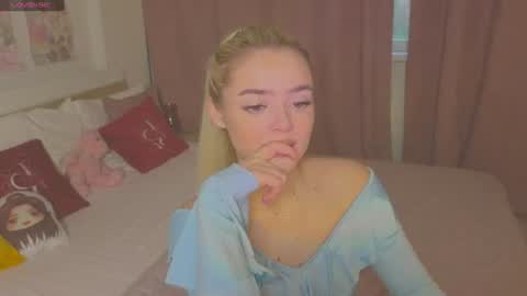 Snapshot of anna_nickol chatting on 06-19-26, 06:23 Anna online show from 06-19-26, 06:23