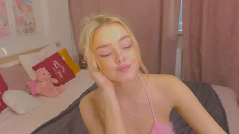 Snapshot of anna_nickol chatting on 07-17-26, 01:40 Anna online show from 07-17-26, 01:40